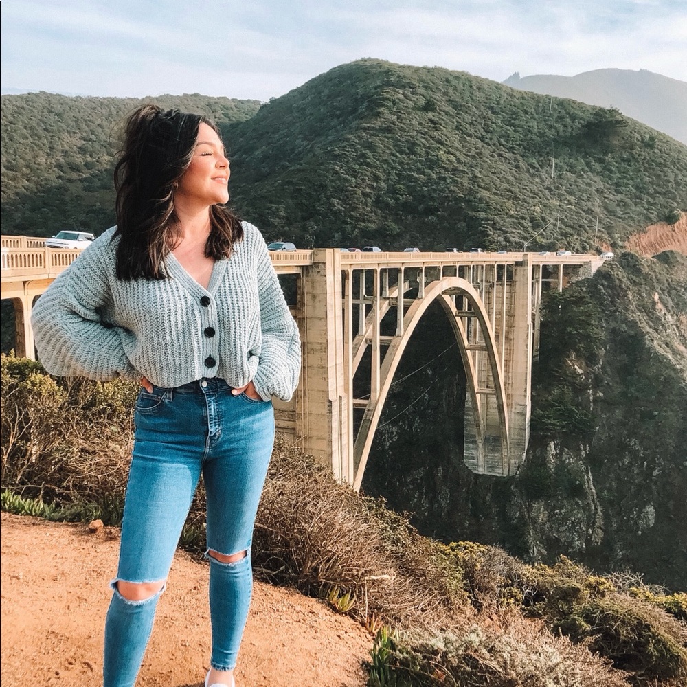 Meet your Posher, Itzia